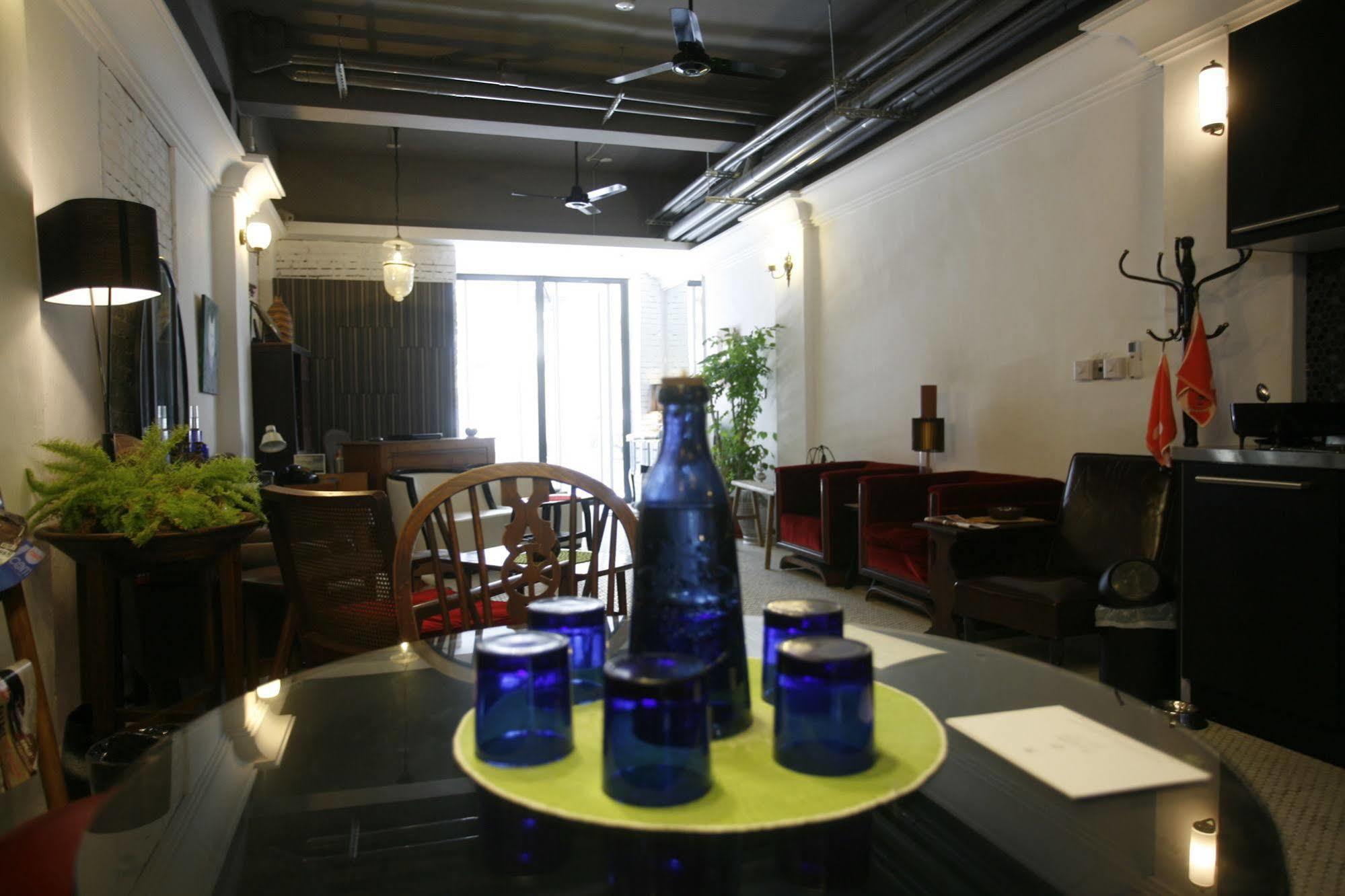 白狗公寓amo B&B市區金三角 東大門夜市 Hualien City Εξωτερικό φωτογραφία