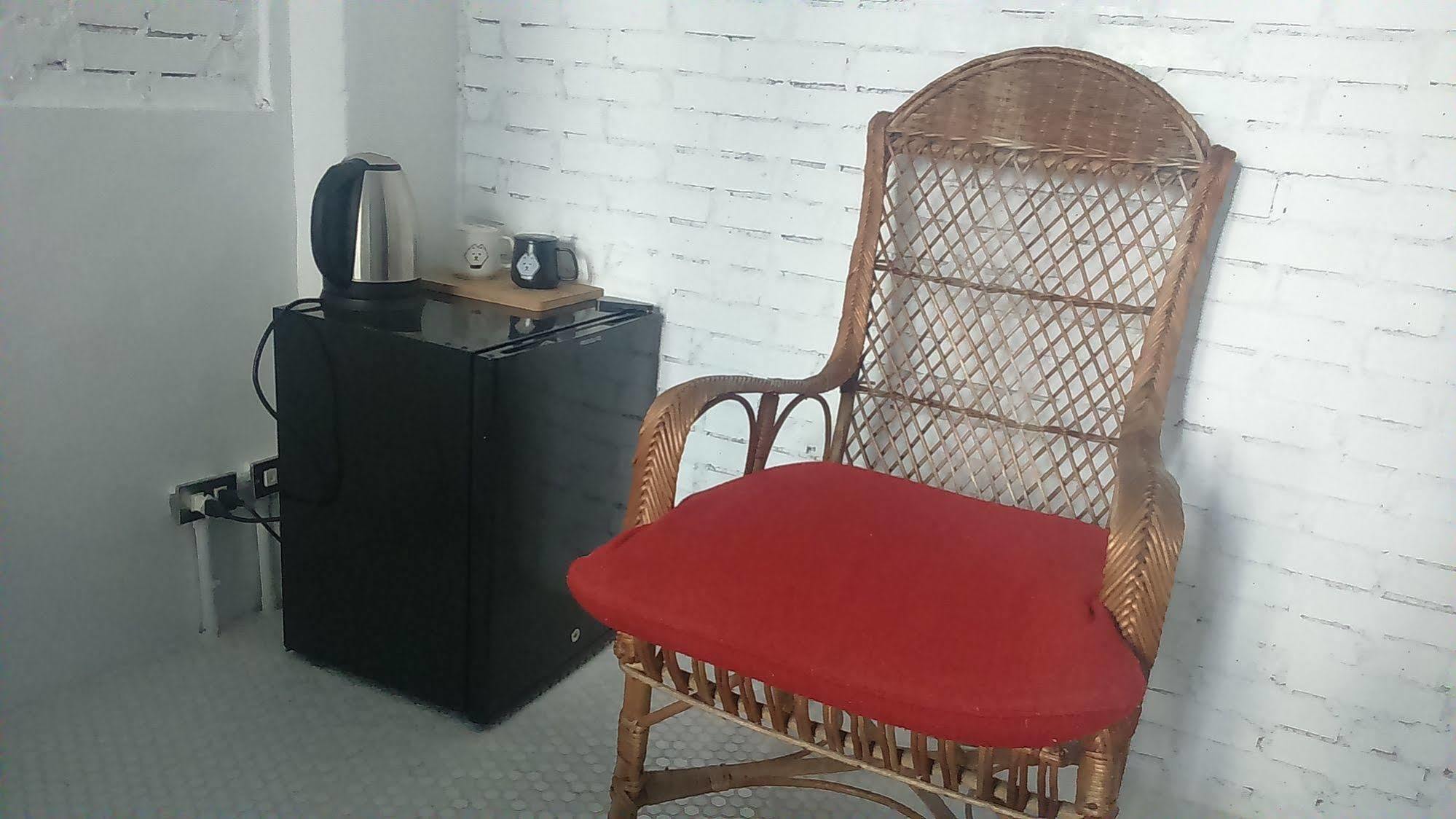 白狗公寓amo B&B市區金三角 東大門夜市 Hualien City Εξωτερικό φωτογραφία