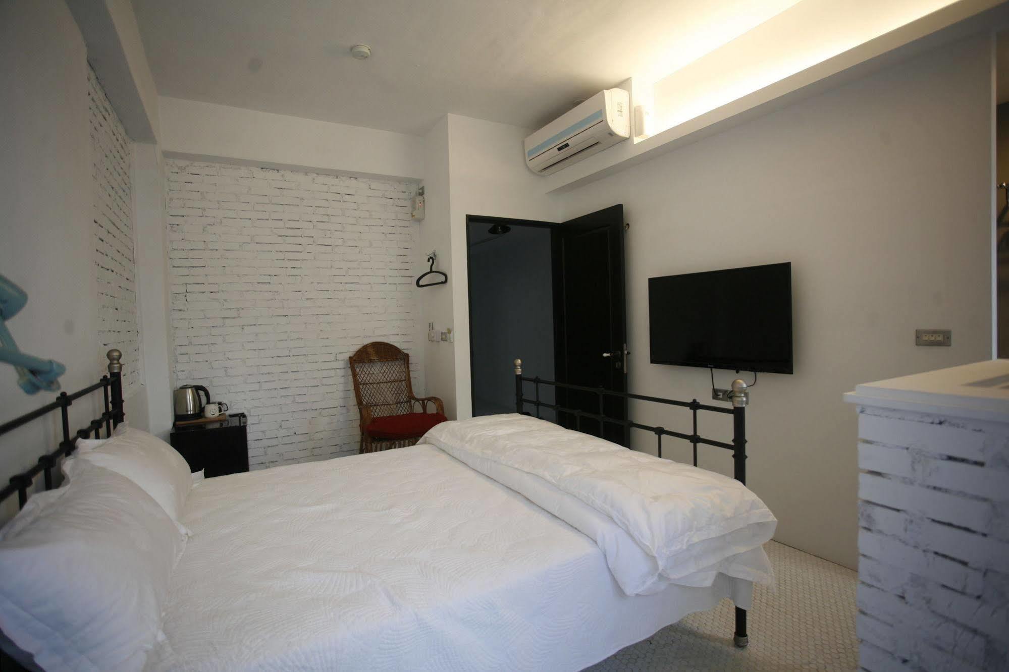 白狗公寓amo B&B市區金三角 東大門夜市 Hualien City Εξωτερικό φωτογραφία